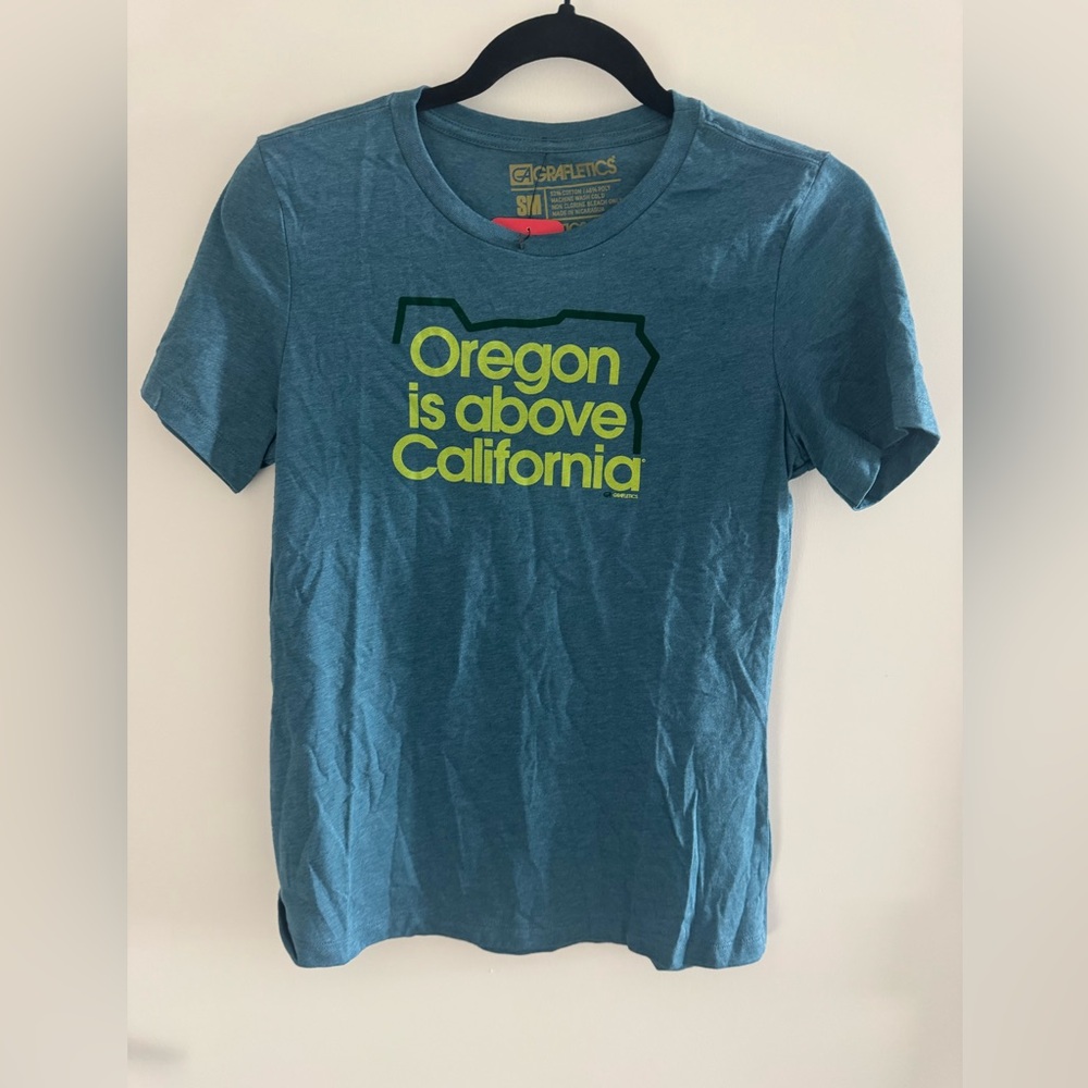 Size small Teal 'Oregon Is Above California' Graphic Tee